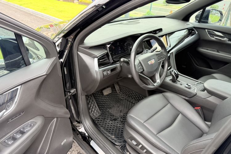 Used Cadillac XT6 2021 2.0T 7-Seater Two-Wheel-Drive Luxury Version Interior 3