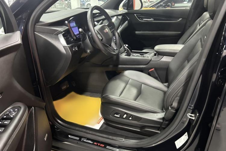 Used Cadillac XT6 2021 2.0T 7-Seater Two-Wheel-Drive Luxury Version Interior 4