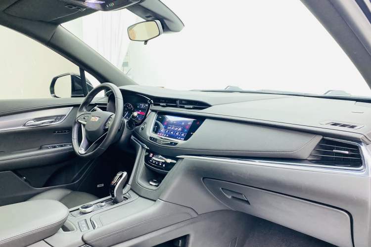 Used Cadillac XT6 2021 28T Six-Seater Fashion Edition Interior 5