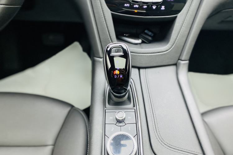 Used Cadillac XT6 2021 28T Six-Seater Fashion Edition Interior 6