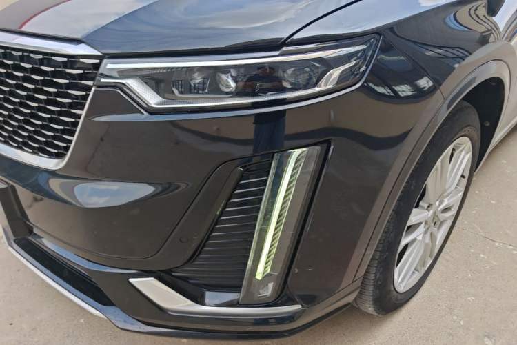 Used Cadillac XT6 2021 2.0T 6-Seater Two-Wheel Drive Luxury Version Left Front Headlight