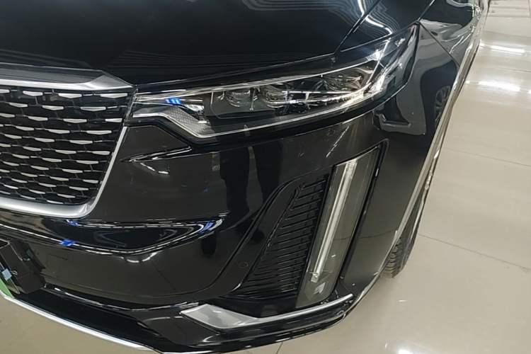 Used Cadillac XT6 2021 2.0T Six-Seater Four-Wheel-Drive Luxury Version Left Front Headlight