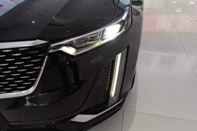 Used Cadillac XT6 2021 28T Six-Seater Four-Wheel-Drive Luxury Version Left Front Headlight