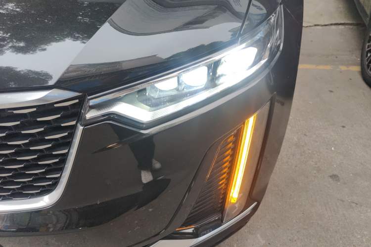 Used Cadillac XT6 2021 2.0T 7-Seater Two-Wheel-Drive Luxury Version Left Front Headlight