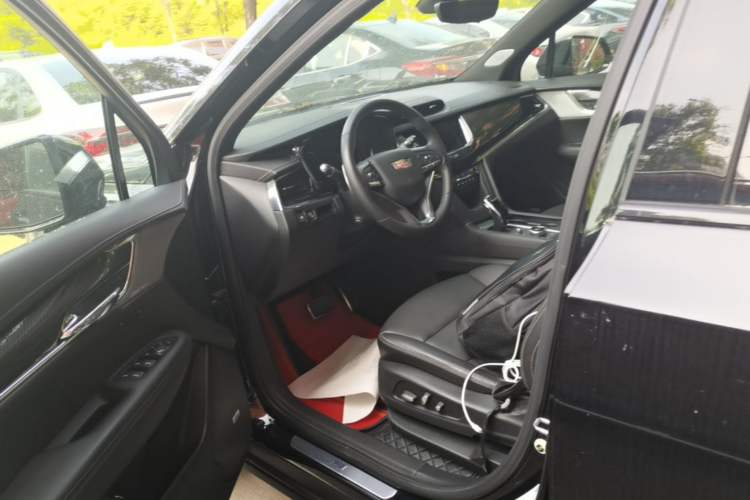 Used Cadillac XT6 2021 Revised Version 2.0T 6-Seater Four-Wheel Drive Premium Edition Left Front Seat
