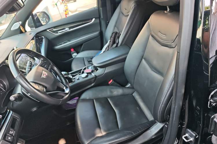 Used Cadillac XT6 2021 2.0T Six-Seater Four-Wheel-Drive Prestige Version Left Front Seat