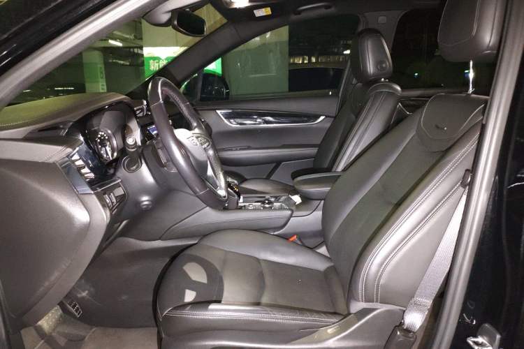 Used Cadillac XT6 2021 28T Six-Seater Four-Wheel-Drive Luxury Version Left Front Seat