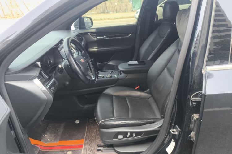 Used Cadillac XT6 2021 28T Six-Seater Four-Wheel-Drive Luxury Version Left Front Seat