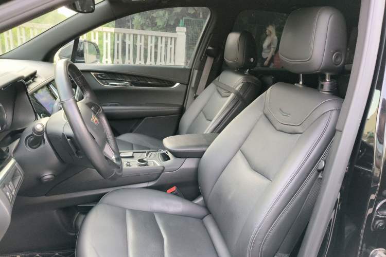 Used Cadillac XT6 2021 2.0T Six-Seater Four-Wheel-Drive Luxury Version Left Front Seat