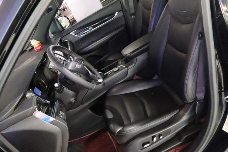 Used Cadillac XT6 2021 2.0T 6-Seater Two-Wheel Drive Luxury Version Left Front Seat