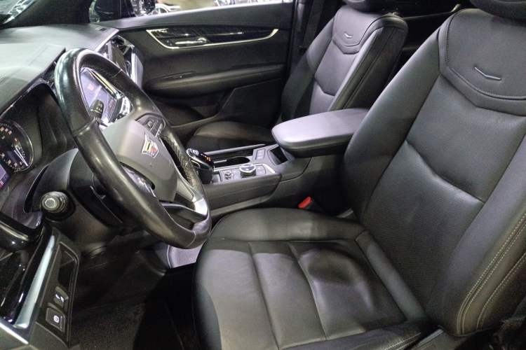Used Cadillac XT6 2021 2.0T Six-Seater Four-Wheel-Drive Luxury Version Left Front Seat