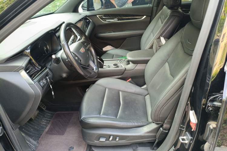 Used Cadillac XT6 2021 2.0T Six-Seater Four-Wheel-Drive Luxury Version Left Front Seat