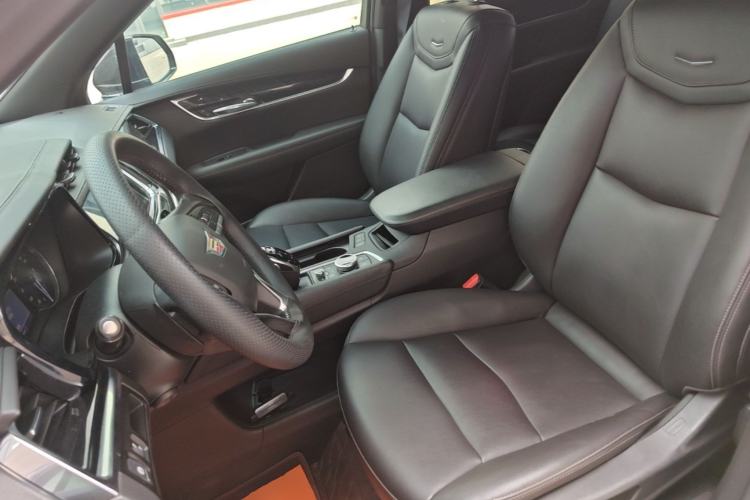 Used Cadillac XT6 2021 2.0T 6-Seater Two-Wheel Drive Luxury Version Left Front Seat