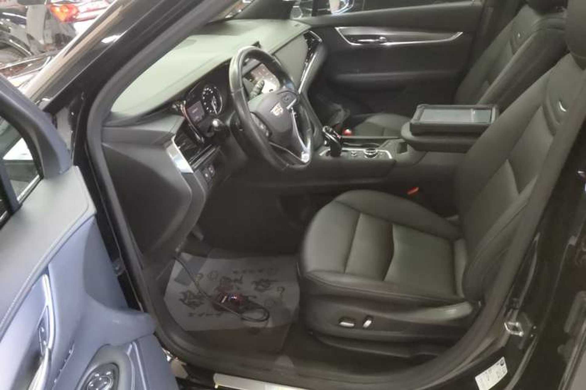 Used Cadillac XT6 2021 28T Six-Seater Four-Wheel-Drive Fashion Edition Left Front Seat