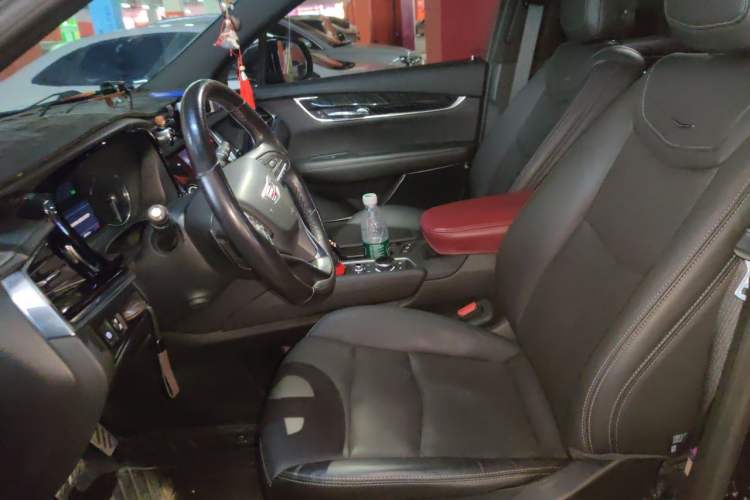 Used Cadillac XT6 2021 28T Six-Seater Four-Wheel-Drive Luxury Version Left Front Seat