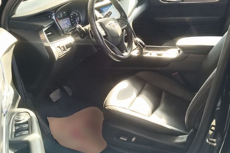 Used Cadillac XT6 2021 2.0T Six-Seater Four-Wheel-Drive Luxury Version Left Front Seat