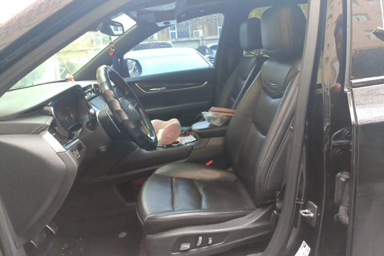 Used Cadillac XT6 2021 28T Six-Seater Luxury Sporty Enjoy-the-Comfort Safety Edition Left Front Seat