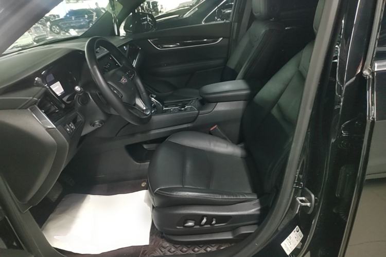 Used Cadillac XT6 2021 2.0T Six-Seater Four-Wheel-Drive Luxury Version Left Front Seat