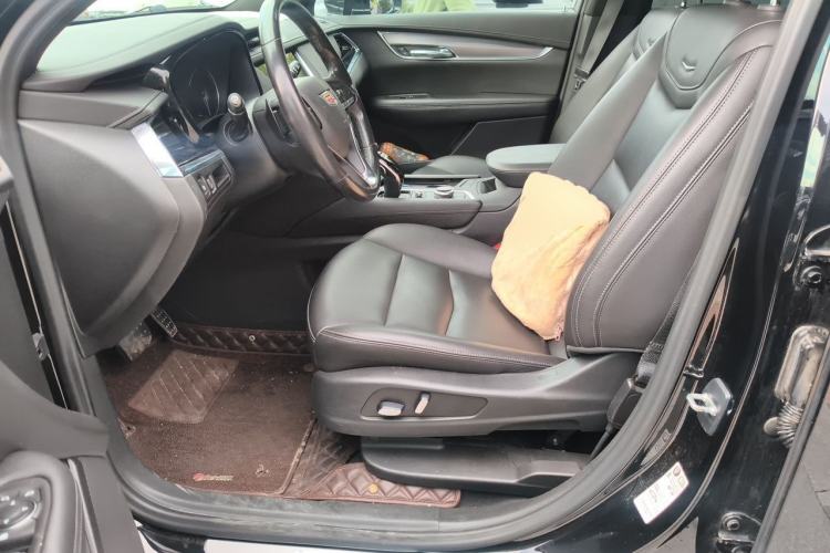 Used Cadillac XT6 2021 28T Six-Seater Four-Wheel-Drive Fashion Edition Left Front Seat