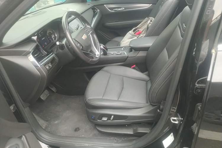 Used Cadillac XT6 2021 28T Six-Seater Fashion Edition Left Front Seat