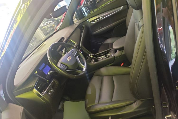 Used Cadillac XT6 2021 28T Six-Seater Fashion Edition Left Front Seat