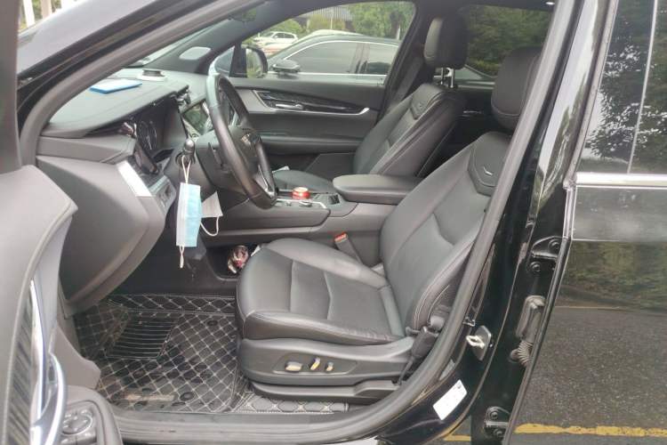 Used Cadillac XT6 2021 2.0T Six-Seater Four-Wheel-Drive Prestige Version Left Front Seat