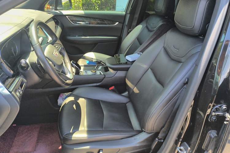 Used Cadillac XT6 2021 2.0T Six-Seater Four-Wheel-Drive Luxury Version Left Front Seat