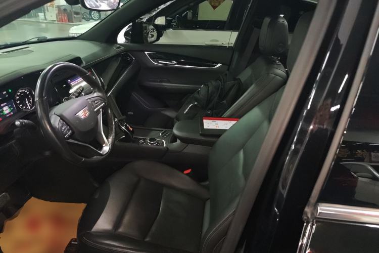 Used Cadillac XT6 2021 28T Six-Seater Four-Wheel-Drive Luxury Version Left Front Seat