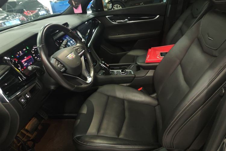 Used Cadillac XT6 2021 2.0T Six-Seater Four-Wheel-Drive Luxury Version Left Front Seat