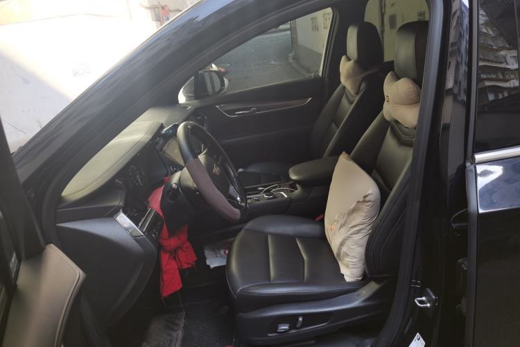 Used Cadillac XT6 2021 2.0T Six-Seater Four-Wheel-Drive Luxury Version Left Front Seat