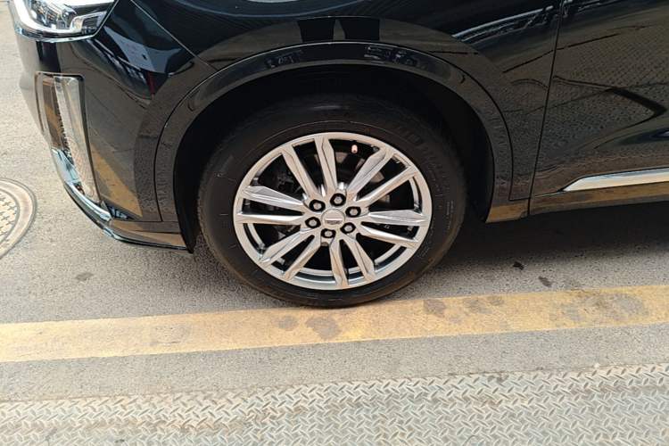 Used Cadillac XT6 2021 2.0T 7-Seater Four-Wheel Drive Luxury Version Left Front Wheel Hub
