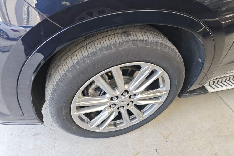 Used Cadillac XT6 2021 2.0T 7-Seater Four-Wheel Drive Luxury Version Left Front Wheel Hub