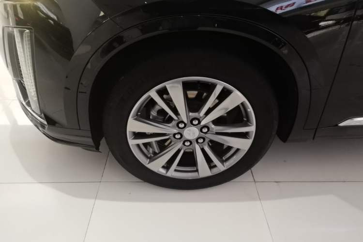 Used Cadillac XT6 2021 28T Six-Seater Four-Wheel-Drive Luxury Version Left Front Wheel Hub