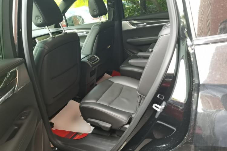 Used Cadillac XT6 2021 Revised Version 2.0T 6-Seater Four-Wheel Drive Premium Edition Left Rear Seat