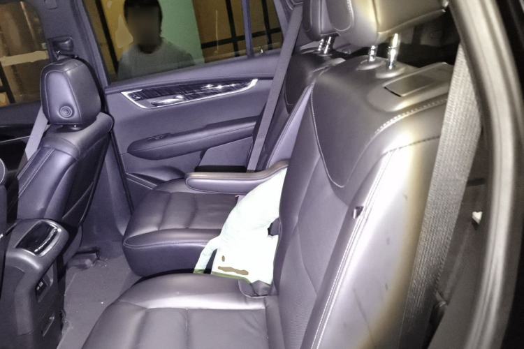 Used Cadillac XT6 2021 28T Six-Seater Four-Wheel-Drive Luxury Version Left Rear Seat