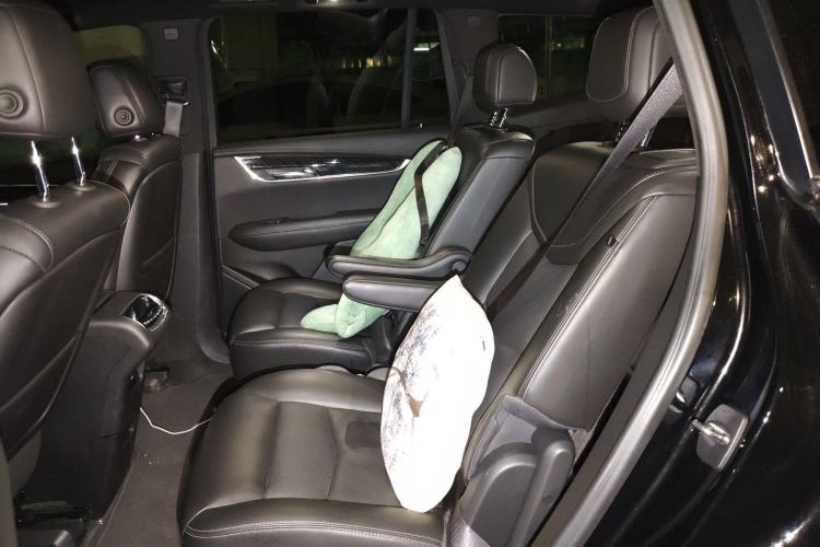 Used Cadillac XT6 2021 28T Six-Seater Four-Wheel-Drive Luxury Version Left Rear Seat