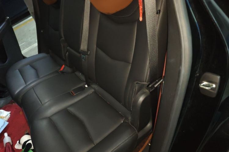 Used Cadillac XT6 2021 2.0T 7-Seater Two-Wheel-Drive Luxury Version Left Rear Seat