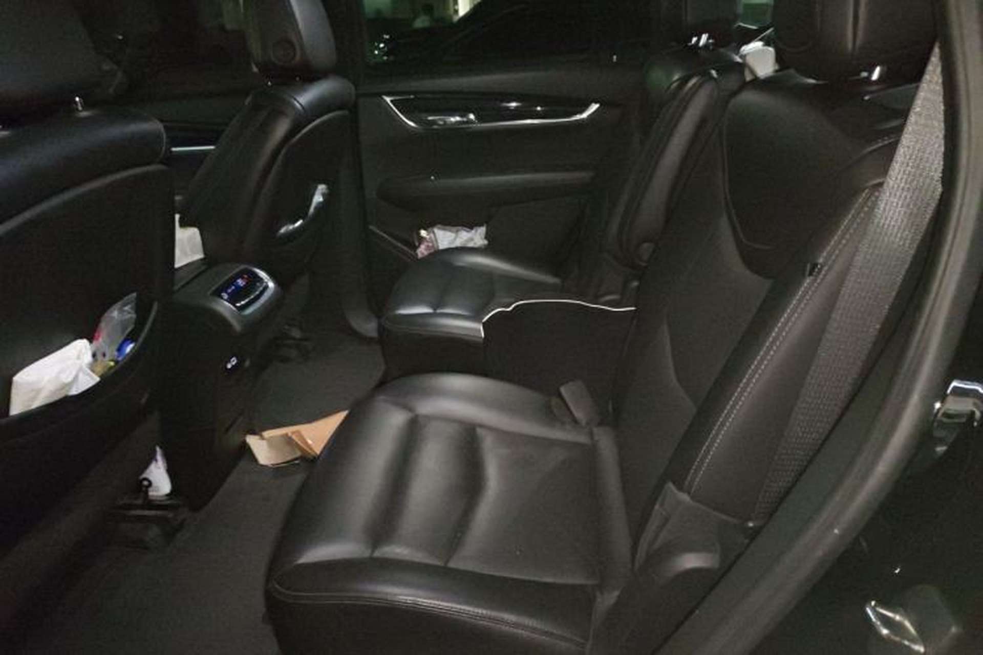 Used Cadillac XT6 2021 2.0T Six-Seater Four-Wheel-Drive Luxury Version Left Rear Seat