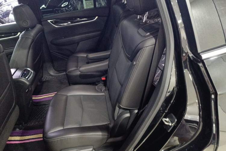 Used Cadillac XT6 2021 2.0T Six-Seater Four-Wheel-Drive Luxury Version Left Rear Seat