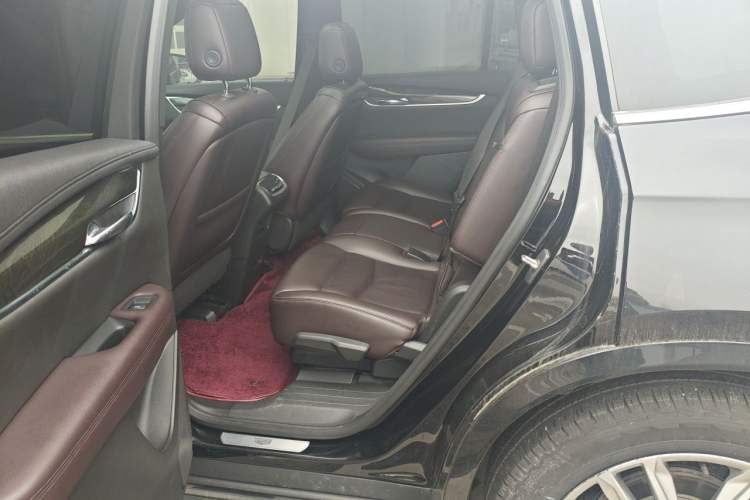 Used Cadillac XT6 2021 2.0T 7-Seater Two-Wheel-Drive Luxury Version Left Rear Seat