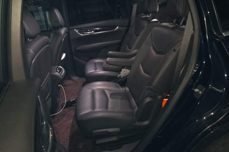 Used Cadillac XT6 2021 2.0T 6-Seater Two-Wheel Drive Luxury Version Left Rear Seat