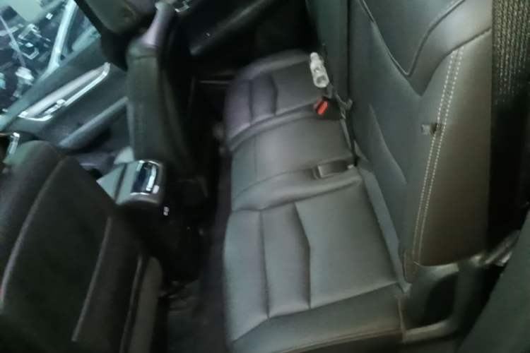 Used Cadillac XT6 2021 2.0T Seven-Seater Four-Wheel Drive Luxury Version Left Rear Seat