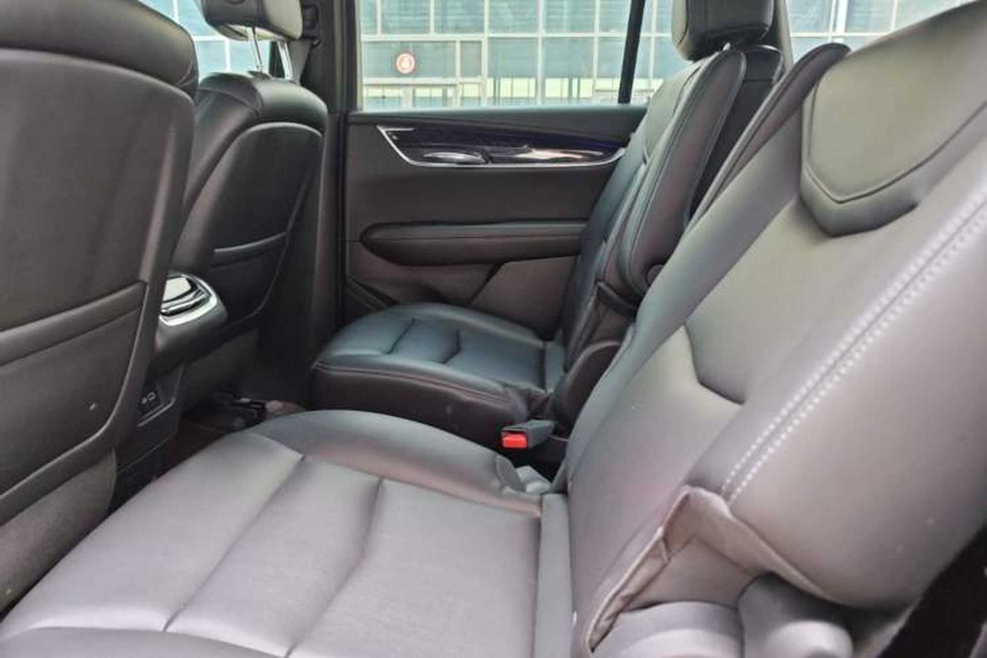 Used Cadillac XT6 2021 2.0T 6-Seater Two-Wheel Drive Luxury Version Left Rear Seat