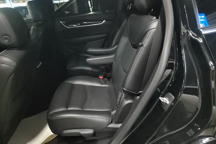 Used Cadillac XT6 2021 2.0T Six-Seater Four-Wheel-Drive Luxury Version Left Rear Seat