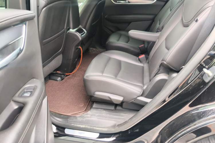 Used Cadillac XT6 2021 28T Six-Seater Four-Wheel-Drive Fashion Edition Left Rear Seat