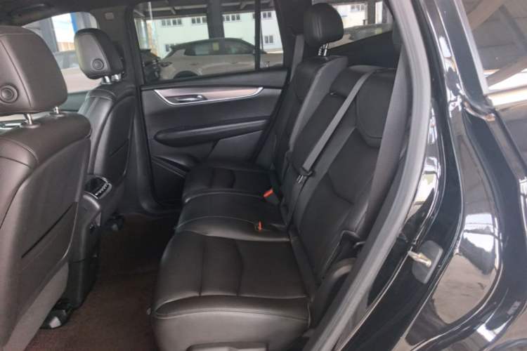 Used Cadillac XT6 2021 2.0T Seven-Seater Four-Wheel Drive Luxury Version Left Rear Seat