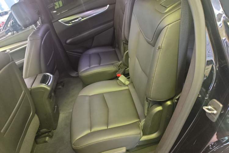 Used Cadillac XT6 2021 28T Six-Seater Fashion Edition Left Rear Seat