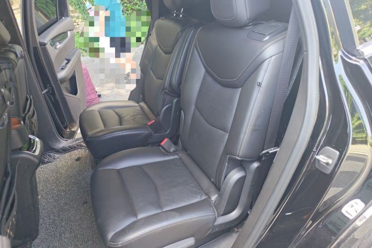 Used Cadillac XT6 2021 28T Six-Seater Four-Wheel-Drive Luxury Version Left Rear Seat
