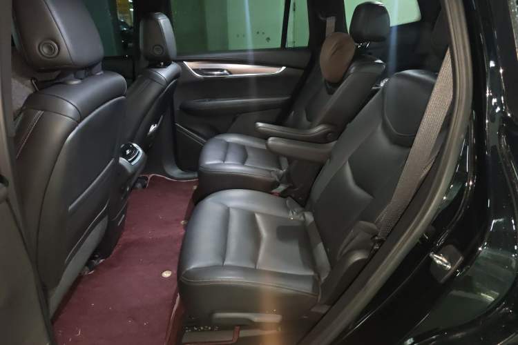 Used Cadillac XT6 2021 2.0T Six-Seater Four-Wheel-Drive Luxury Version Left Rear Seat