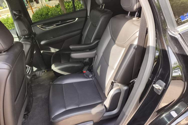 Used Cadillac XT6 2021 28T Six-Seater Luxury Version Left Rear Seat
